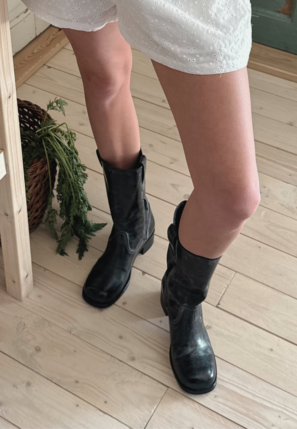 CASHOTT CASVILMA MID CUT BOOT WAXY LEATHER Pull On Black