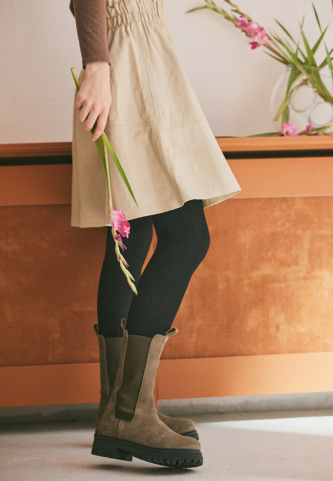 CASHOTT CASHANNAH MID CALF BOOT Chelsea Olive