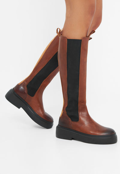 CASHOTT CASKAMMA Tall Boot with Elastic Leather Vegetable Tanned High Boots Cognac